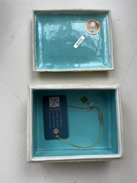 古玩陶瓷大雅齋風格黃地墨彩花鳥紋蓋盒拍賣，當前價格13000元