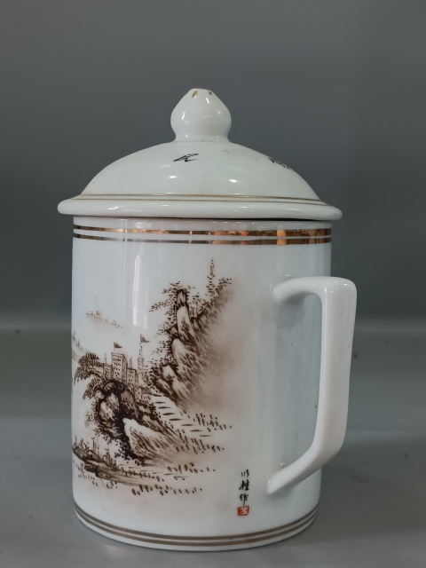古玩陶瓷墨彩山水茶杯拍賣，當前價格0元