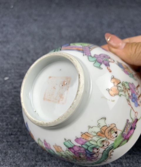 古玩陶瓷粉彩百子圖碗拍賣，當(dāng)前價格2288元