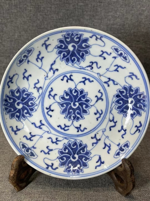 古玩陶瓷大清光緒年制 青花纏枝蓮紋盤拍賣,當前價格3800元