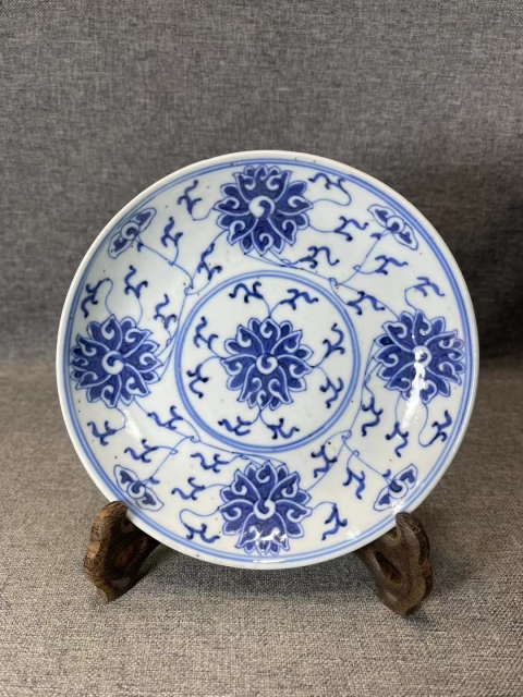 古玩陶瓷大清光緒年制 青花纏枝蓮紋盤拍賣,當前價格3800元