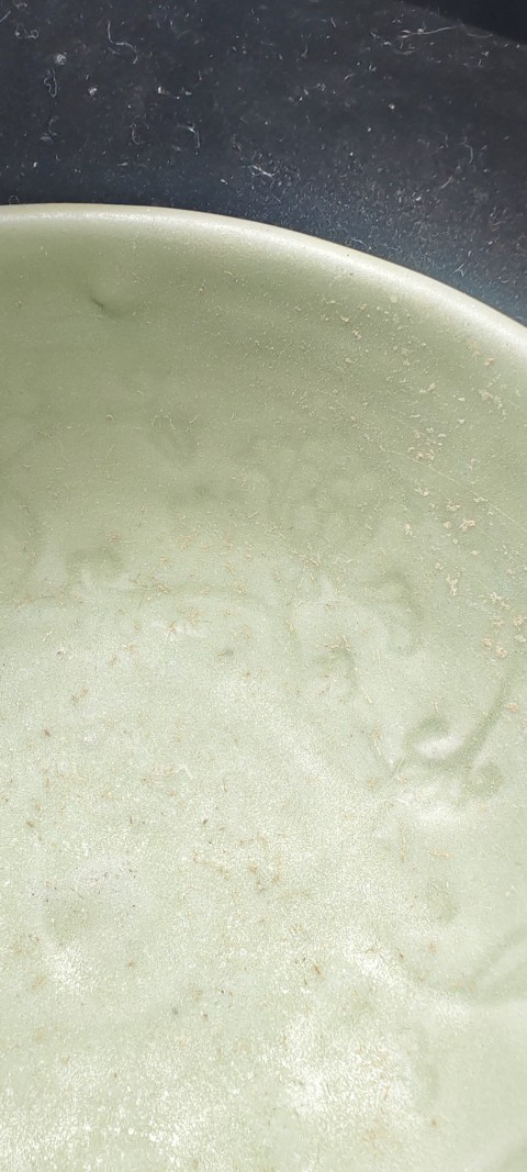 古玩陶瓷龍泉窯印花碗拍賣,當前價格6999元