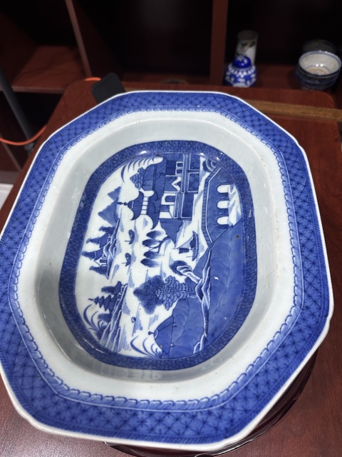 古玩陶瓷樓臺亭閣山水紋青花盤拍賣,當前價格2680元