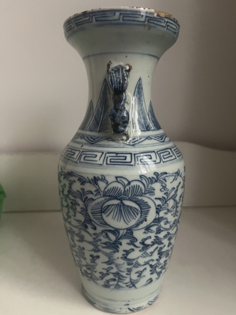 青花纏枝花紋観音瓶 同治年製 台湾 款 唐物 A845 青花纏枝花紋観音瓶 同治年製 台湾 款 唐物 A845