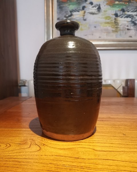 明代精品褐釉弦紋梅瓶拍賣，當前價格2800元