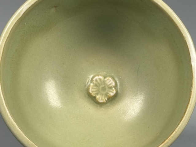 古玩陶瓷宋元 龍泉梅子青梅花杯拍賣，當前價格16000元