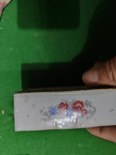 古玩陶瓷嬰戲紋蓋盒拍賣，當前價格886元