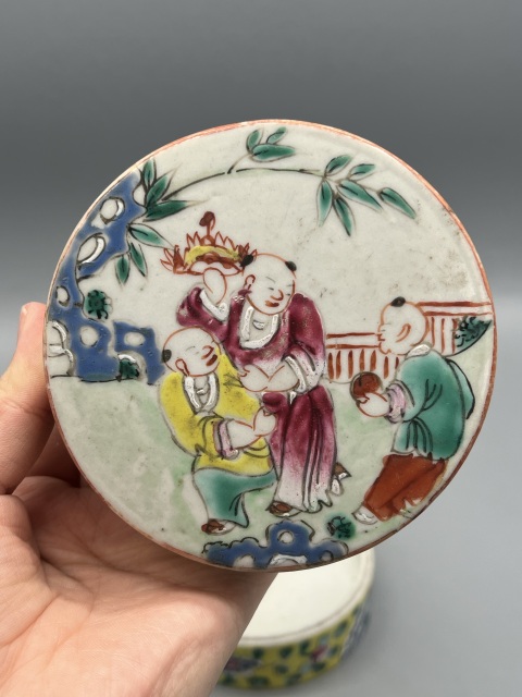 中国古玩　清時代 粉彩馬図蓋物　高さ18㎝ 唐代 唐三彩 馬 中国 古玩 古美術