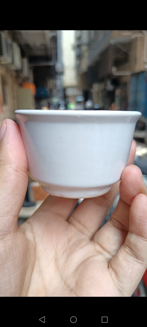 古玩陶瓷清末民初，白釉唇口杯拍賣，當前價格100元