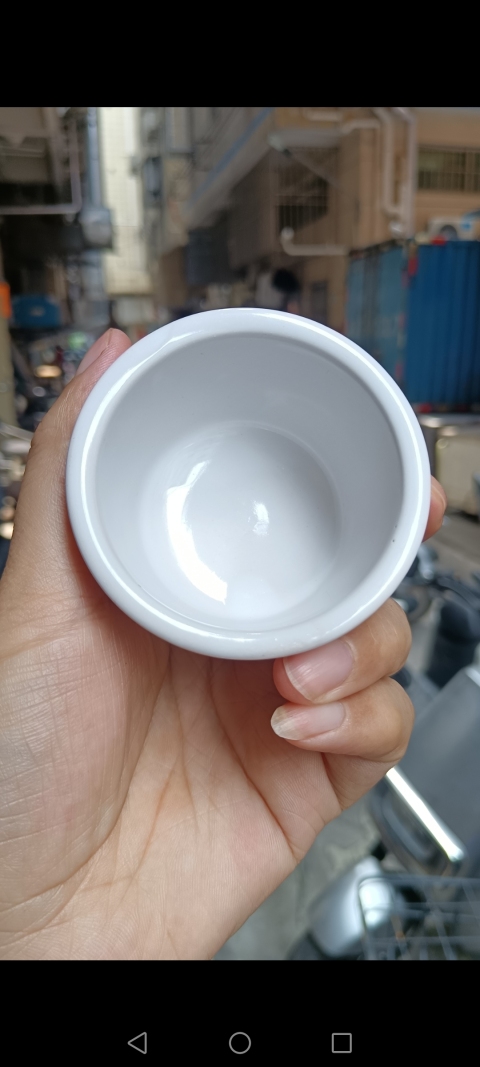 古玩陶瓷清末民初，白釉唇口杯拍賣，當前價格100元