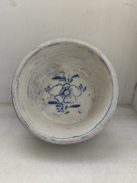 古玩陶瓷外紫金釉內(nèi)青花花卉紋折沿盆拍賣,當(dāng)前價(jià)格398元