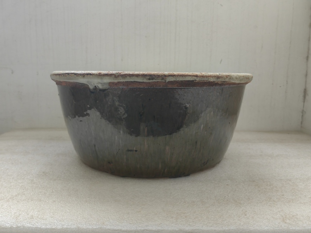 古玩陶瓷外紫金釉內(nèi)青花花卉紋折沿盆拍賣,當(dāng)前價(jià)格398元