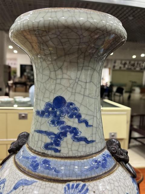 古玩陶瓷哥釉地鐵銹釉青花瓶拍賣，當前價格9500元