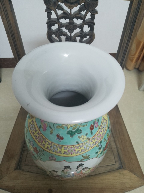 古玩陶瓷人物紋粉彩瓶拍賣,當前價格1380元