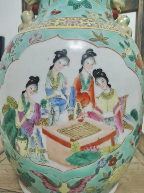 古玩陶瓷人物紋粉彩瓶拍賣,當前價格1380元