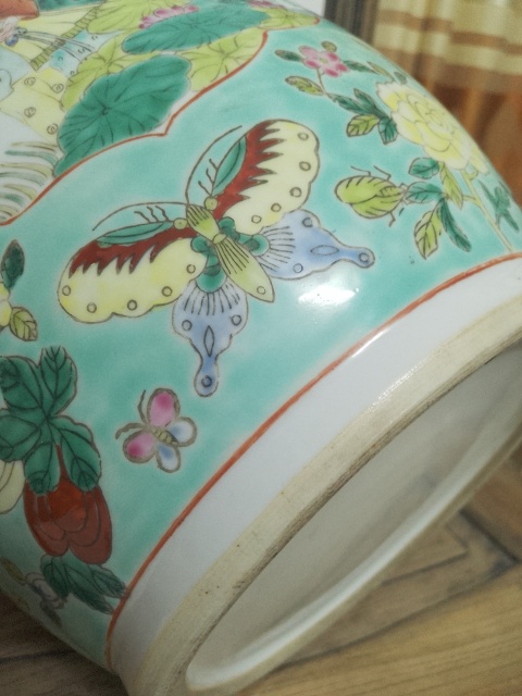 古玩陶瓷人物紋粉彩瓶拍賣,當前價格1380元