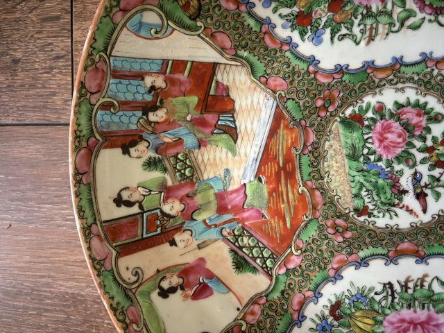 古玩陶瓷廣彩人物故事紋盤拍賣，當(dāng)前價(jià)格3500元