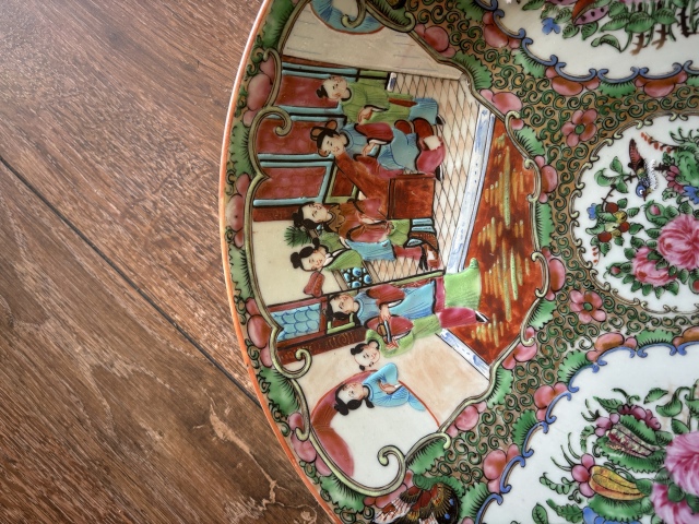 古玩陶瓷廣彩人物故事紋盤拍賣，當(dāng)前價(jià)格3500元