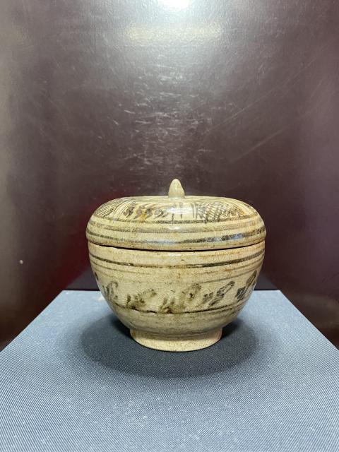 古玩陶瓷元代·青花花卉紋蓋罐拍賣,當前價格4500元