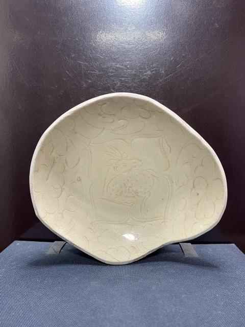 古玩陶瓷宋影青釉刻鹿紋杯托拍賣,當(dāng)前價格1380元