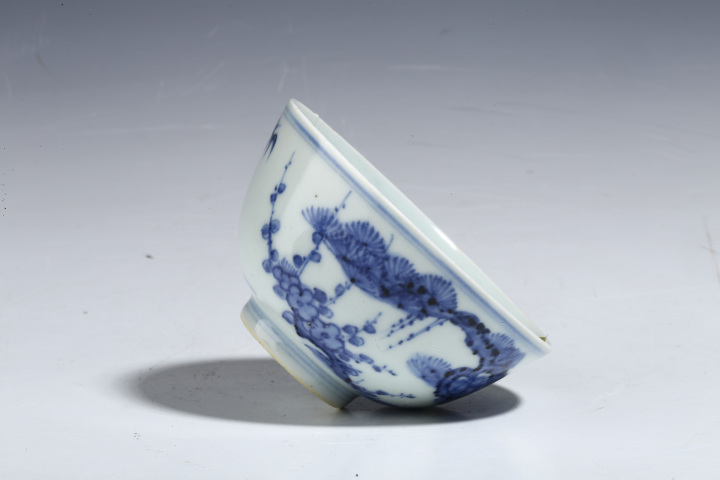 古玩陶瓷清·雍正青花歲寒三友紋茶圓拍賣,當前價格8800元