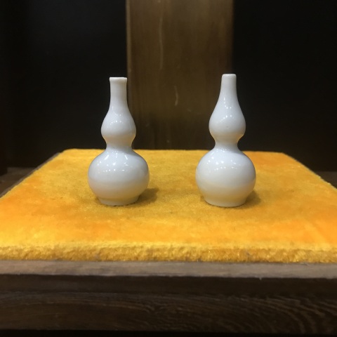 古玩陶瓷（精品文房）清-康熙-甜白釉-葫蘆瓶一對(duì)拍賣，當(dāng)前價(jià)格1302元