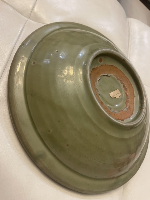 古玩陶瓷元末明初 龍泉窯花卉紋折沿大盤拍賣,當前價格25000元