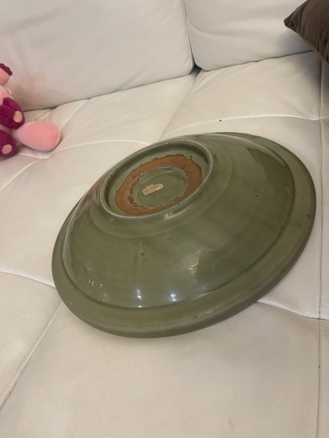 古玩陶瓷元末明初 龍泉窯花卉紋折沿大盤拍賣,當前價格25000元