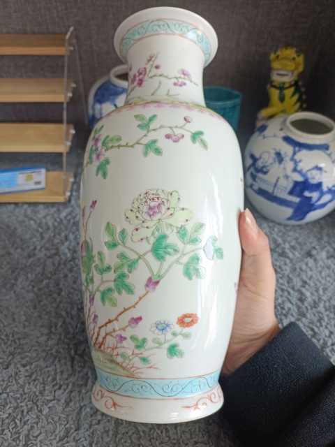 古玩陶瓷民國(guó)洞石錦雞花卉瓶拍賣(mài),當(dāng)前價(jià)格5888元