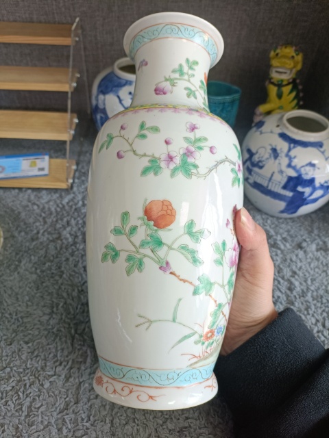 古玩陶瓷民國(guó)洞石錦雞花卉瓶拍賣(mài),當(dāng)前價(jià)格5888元
