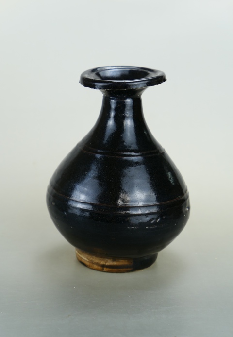 中国 骨董品 瓶 定窑 黑釉瓶 陶芸 古美術。 黒釉刻花牡丹文梅瓶 磁州窯 - 京都国立博物館 館蔵品データベース