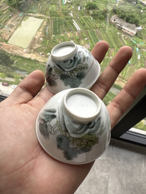 古玩陶瓷淺絳彩山水人物茶圓拍賣，當(dāng)前價(jià)格2300元