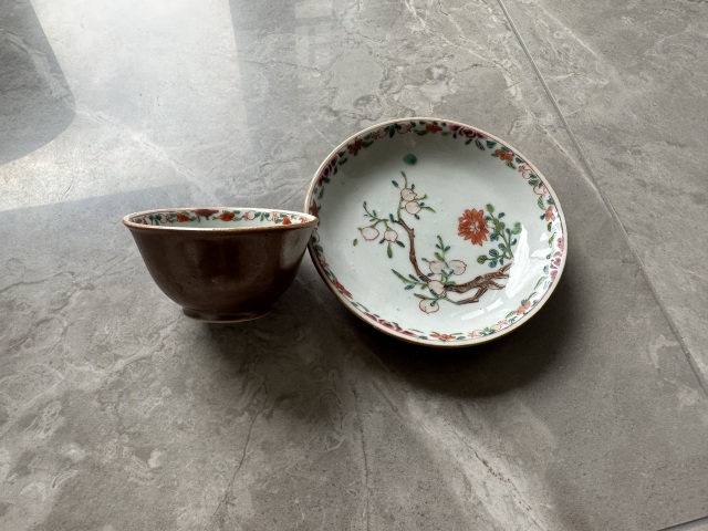 古玩陶瓷粉彩花卉紋杯碟拍賣(mài)，當(dāng)前價(jià)格3000元