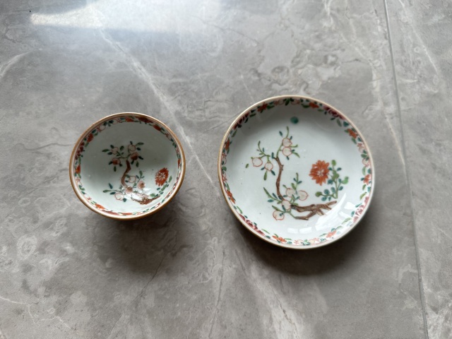 古玩陶瓷粉彩花卉紋杯碟拍賣(mài)，當(dāng)前價(jià)格3000元