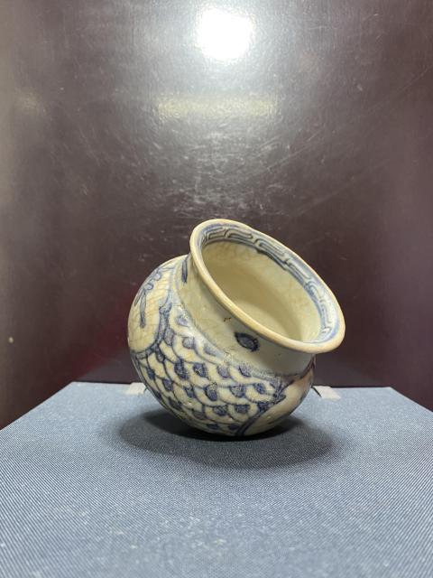 古玩陶瓷明青花開窗花卉紋渣斗拍賣,當前價格2280元
