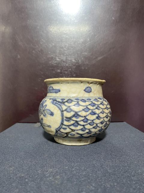 古玩陶瓷明青花開窗花卉紋渣斗拍賣,當前價格2280元