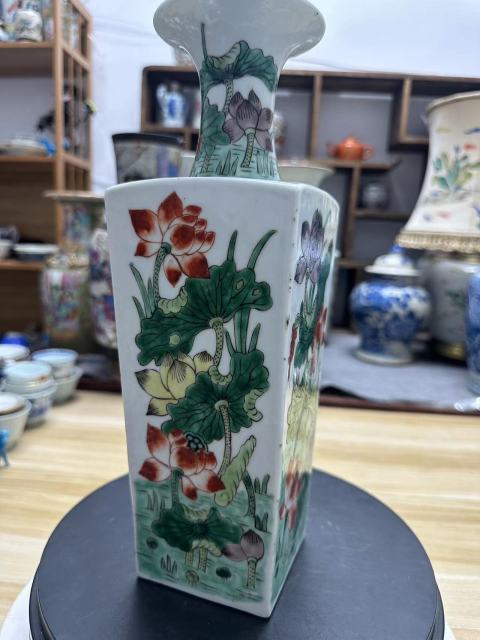 古玩陶瓷五彩荷蓮紋軟棒槌瓶拍賣，當前價格9686元