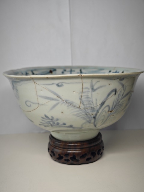 古玩陶瓷明早期青花菊花蘭草云氣紋碗拍賣,當前價格2345元