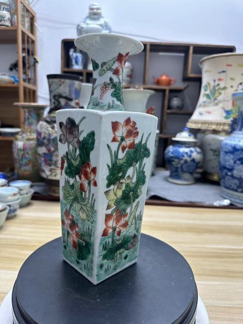 古玩陶瓷五彩荷蓮紋軟棒槌瓶拍賣，當前價格9686元