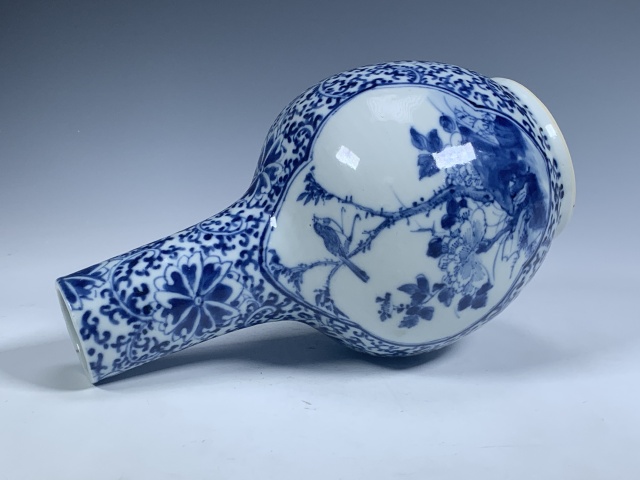 域鉴古玩】清晚期·青花花鸟纹天球瓶拍卖价格/图片/值多少钱