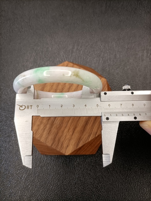 古玩玉器天然翡翠手鐲1400拍賣,當前價格1400元