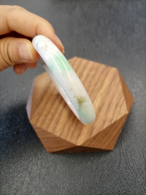 古玩玉器天然翡翠手鐲1400拍賣,當前價格1400元