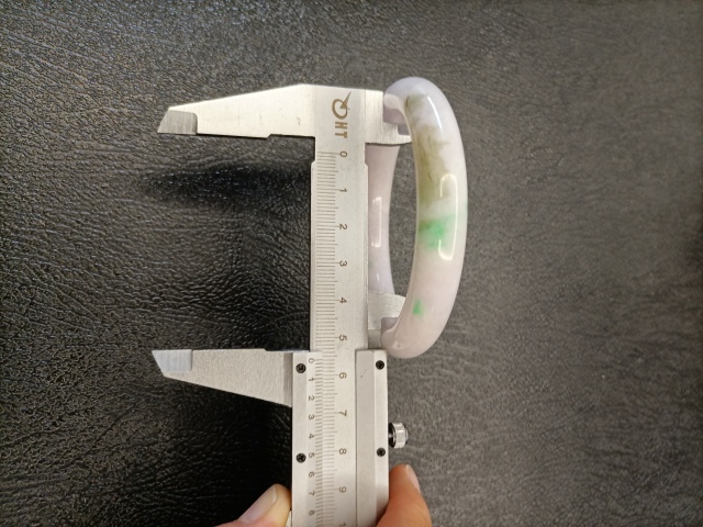 古玩玉器天然翡翠手鐲1400拍賣,當(dāng)前價(jià)格1400元