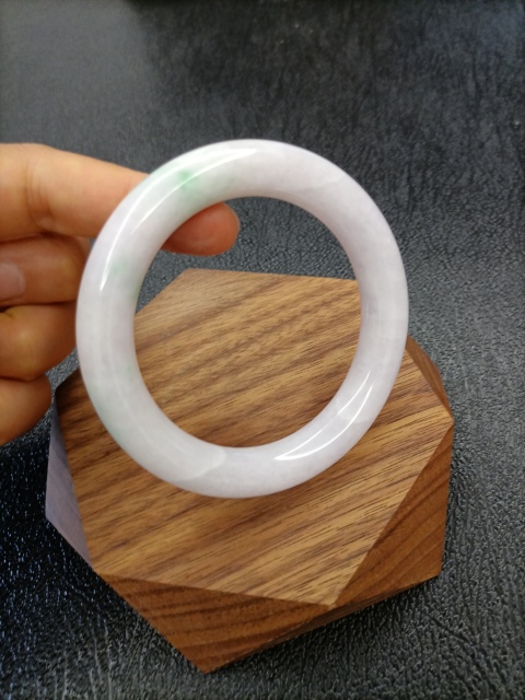 古玩玉器天然翡翠手鐲1400拍賣,當(dāng)前價(jià)格1400元