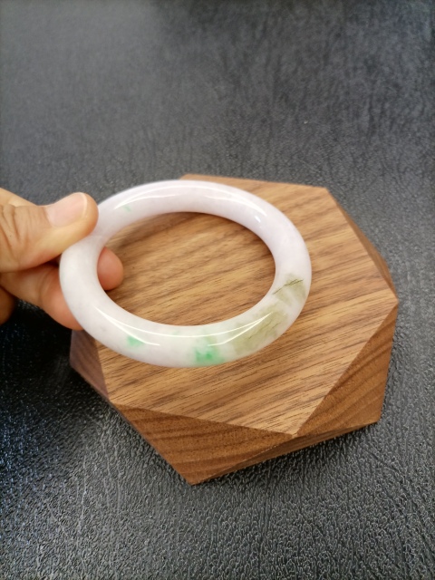 古玩玉器天然翡翠手鐲1400拍賣,當(dāng)前價(jià)格1400元