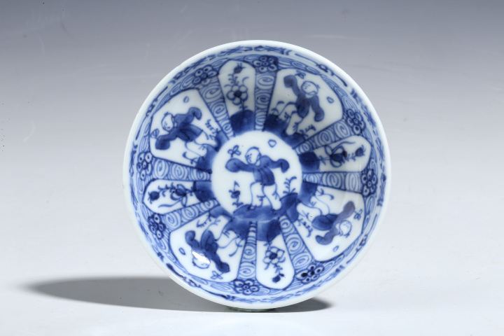 古玩陶瓷清康熙·青花開窗嬰戲花卉紋碟拍賣，當前價格999元