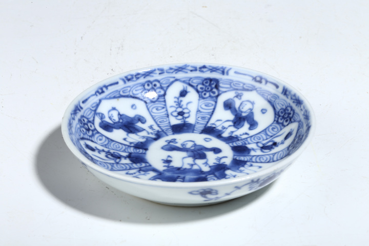 古玩陶瓷清康熙·青花開窗嬰戲花卉紋碟拍賣，當前價格999元