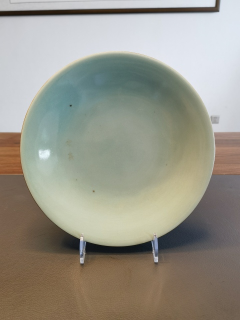 古玩陶瓷26厘米大清嘉慶年製本朝款豆青釉大盤拍賣,當前價格1500元