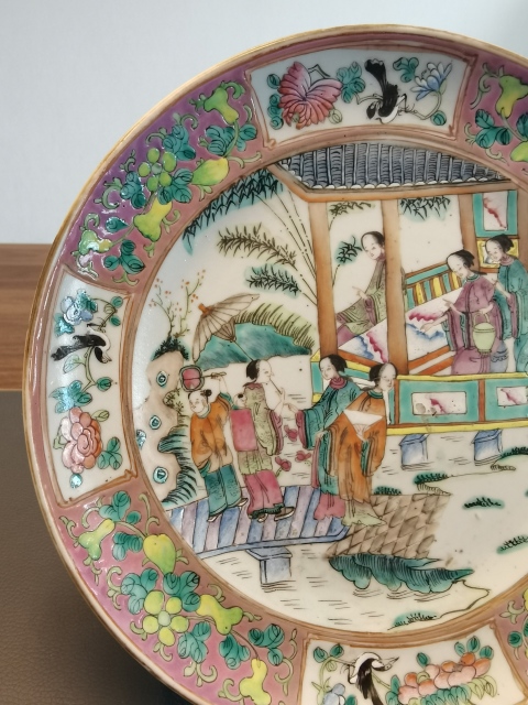 古玩陶瓷大清同治年製本朝官窯款粉彩人物故事紋折沿盤拍賣，當(dāng)前價格2500元