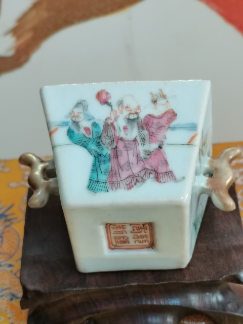 古玩陶瓷粉彩人物故事紋四方斗杯拍賣(mài)，當(dāng)前價(jià)格13800元